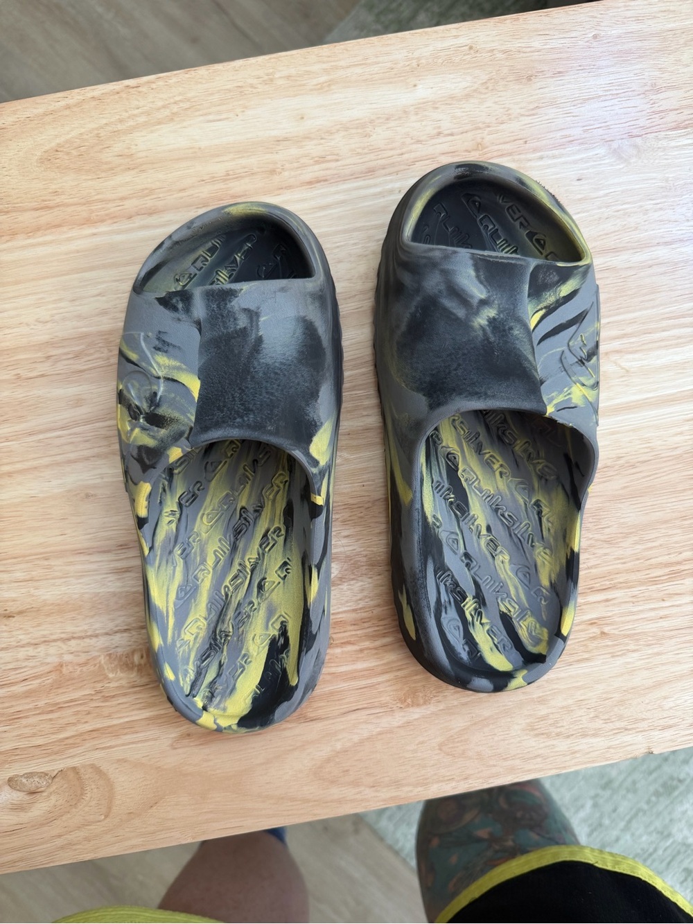 Quicksilver slides, super comfortable size 4